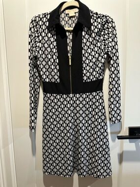 MICHAEL Michael Kors Black and White Geometric Long-Sleeve Dress